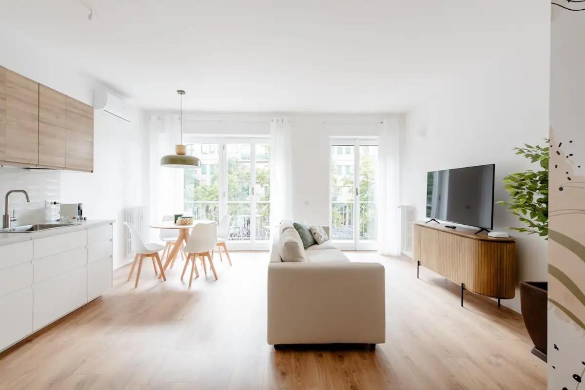 Luxury 2 Bedroom Apartament, Close To San Siro, Fiera And 10 Min Metro To Duomo Milán Exterior foto